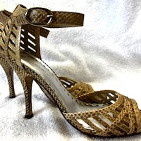 BCBG "Gylda" ankle strap heels in 'bone pearl multi snake' Size 8 - Picture 3 of 7